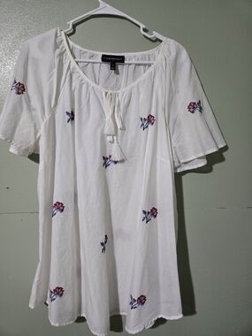 Lane Bryant White Embroidered Floral Tie-Front Peasant Top